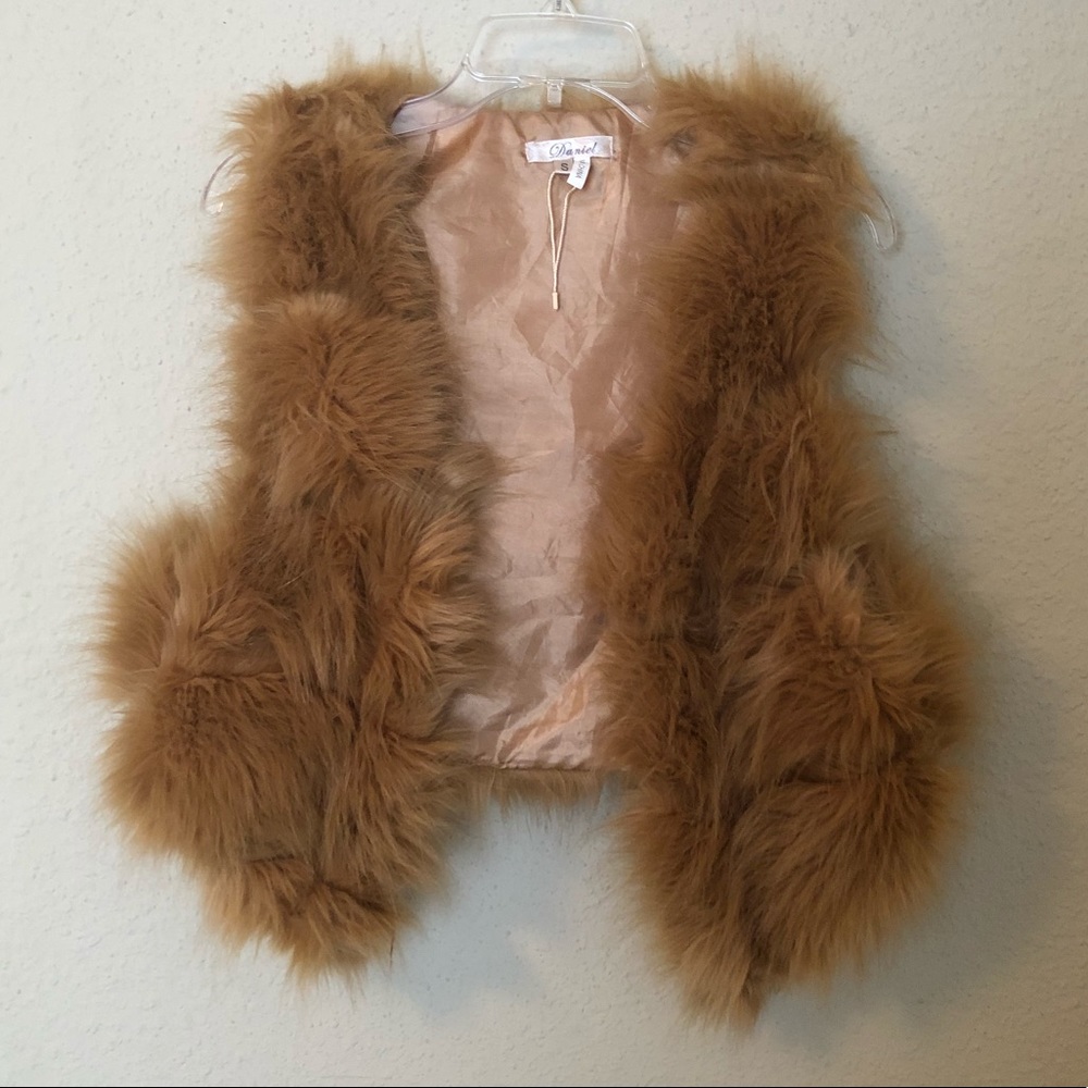 NWOT DANIEL Brown Artificial Fur Waistcoat Vest